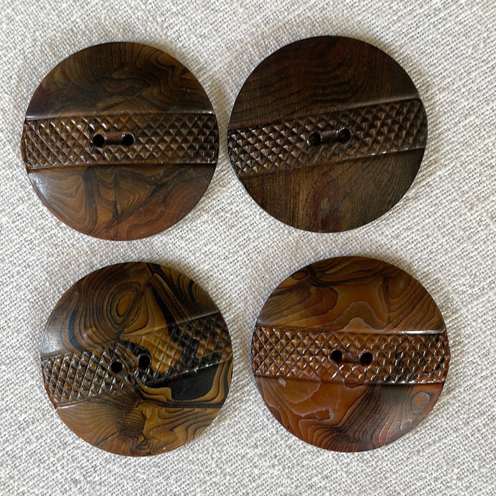 4 vintage buttons, lightweight, art deco style